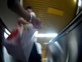 アダルト動画:バレまくりのスカート捲りw